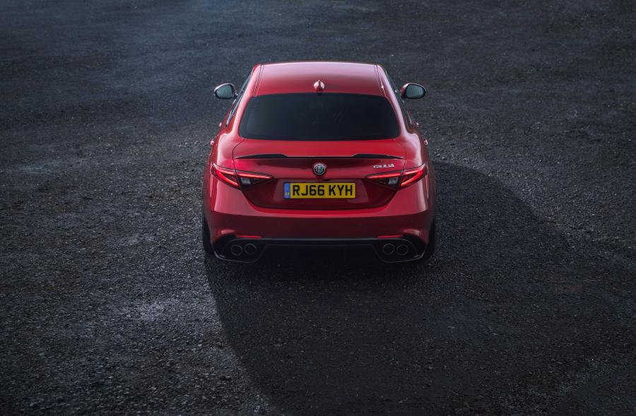  Alfa Romeo Giulia Quadrifoglio (952) 2016 года  (UK) (фото 37 из 40)